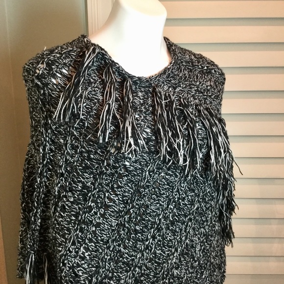 ❌SOLD❌ Express Crochet Fringe Poncho, OS - Picture 2 of 8
